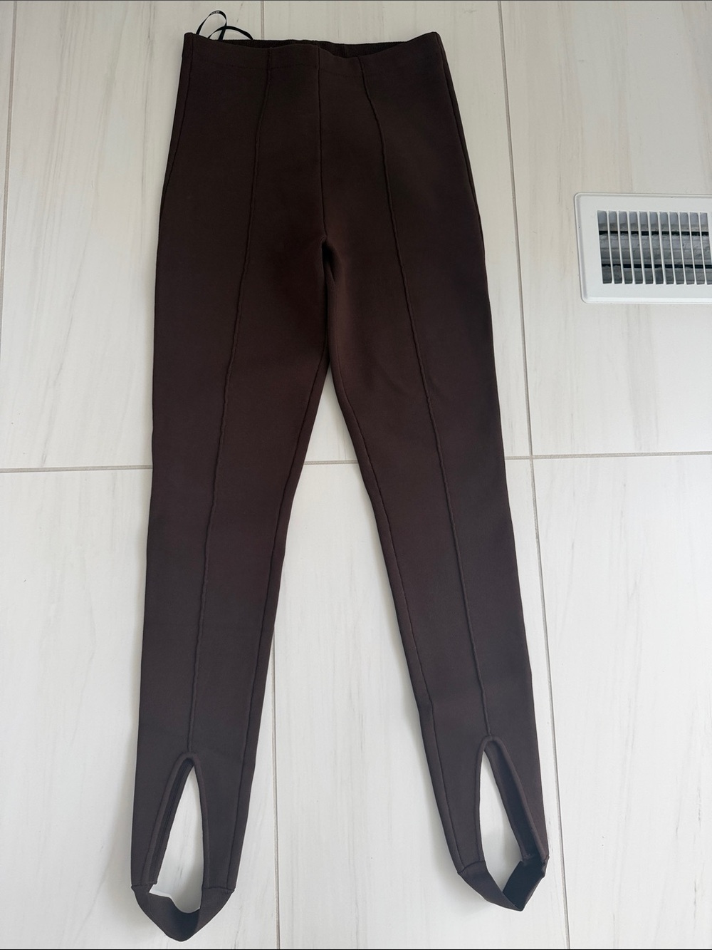 Women's Stirrup Leggings in Dark Brown